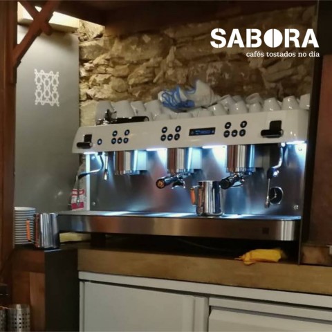 Cafeteira espresso en local de hostalería